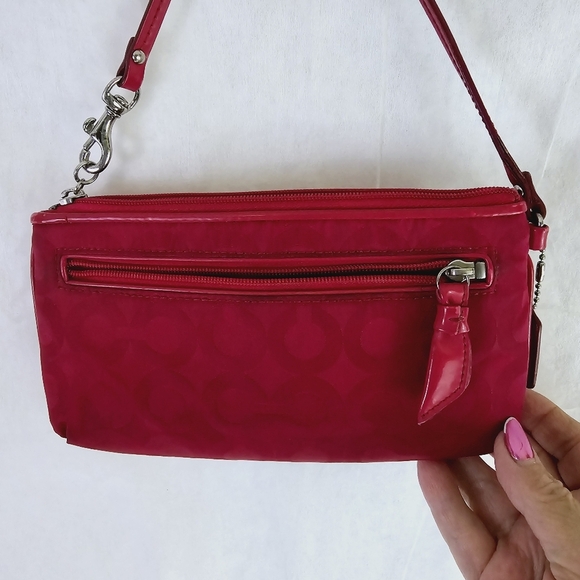 Coach wristlet women wallet zip credit card holder great back pocket logo chain - Picture 2 of 7